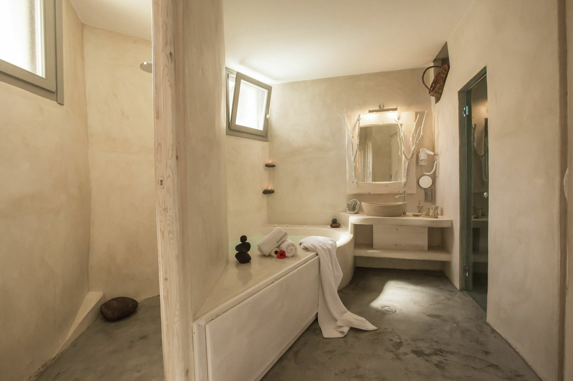 Love Nest Villa อาโกรตีรี ภายนอก รูปภาพ